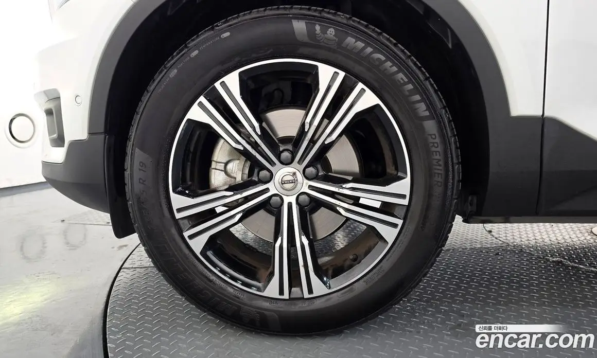 Volvo XC40 2022 2.0 автомат (гидро), фото 5 Volvo XC40 2022 2.0 автомат (гидро), фото 5