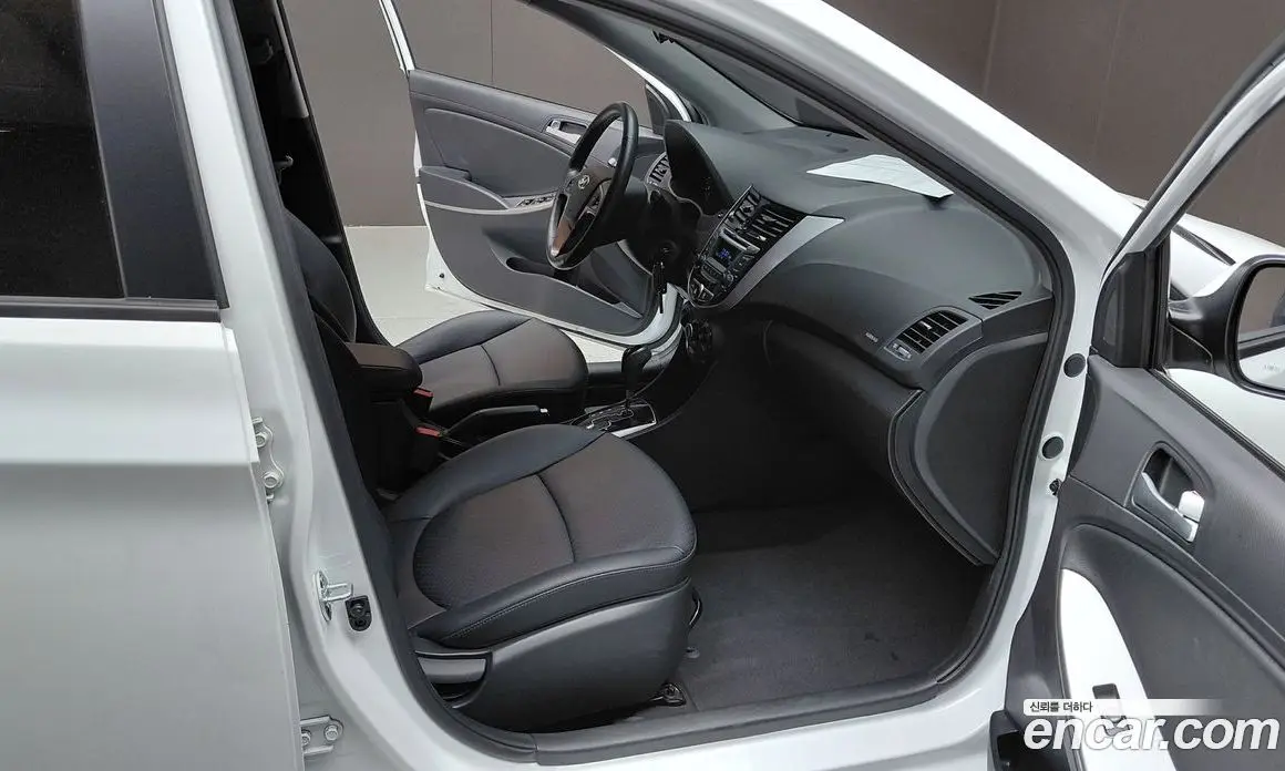 Hyundai Accent 2016 1.4 автомат (гидро), фото 16 Hyundai Accent 2016 1.4 автомат (гидро), фото 16
