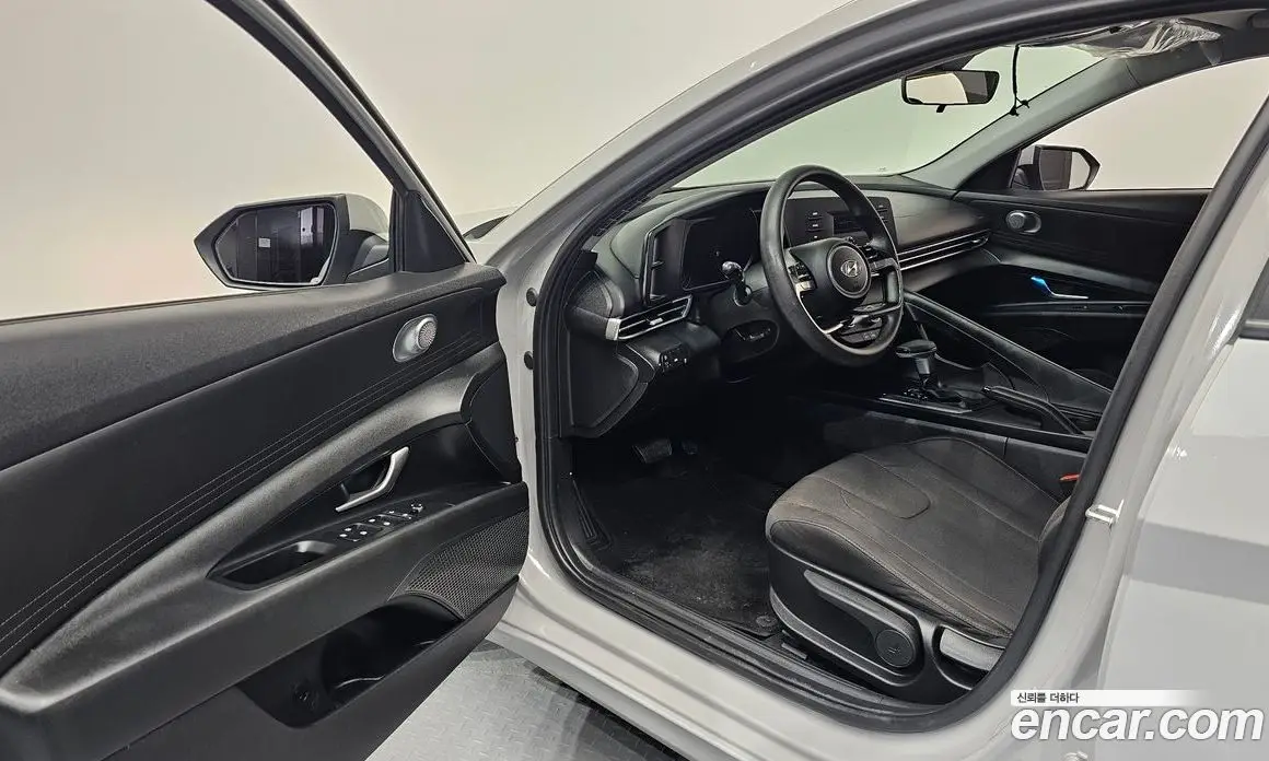 Hyundai Avante 2020 1.6 автомат (гидро), фото 13