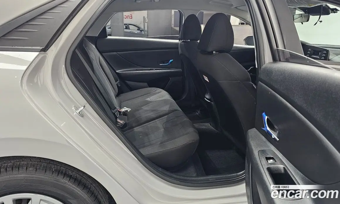 Hyundai Avante 2020 1.6 автомат (гидро), фото 17
