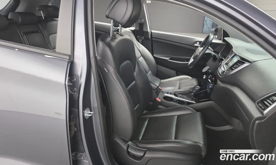 Hyundai Tucson 2015 1.7 автомат (гидро), фото 16 Hyundai Tucson 2015 1.7 автомат (гидро), фото 16