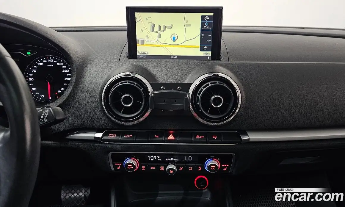 Audi A3 2015 2.0 автомат (гидро), фото 12 Audi A3 2015 2.0 автомат (гидро), фото 12