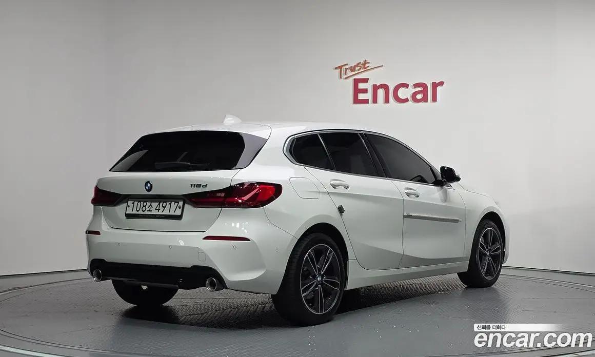 BMW 1 серия 2020 2.0 автомат (гидро), фото 2 BMW 1 серия 2020 2.0 автомат (гидро), фото 2
