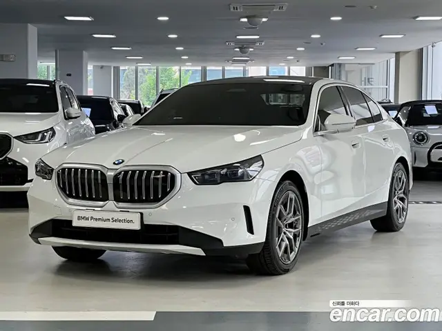 BMW 5 серия, 2025, 8 121 км
