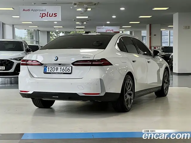 BMW 5 серия 2025 2.0 автомат (гидро), миниатюра 2
