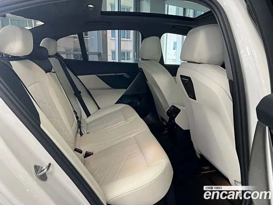 BMW 5 серия 2025 2.0 автомат (гидро), фото 13