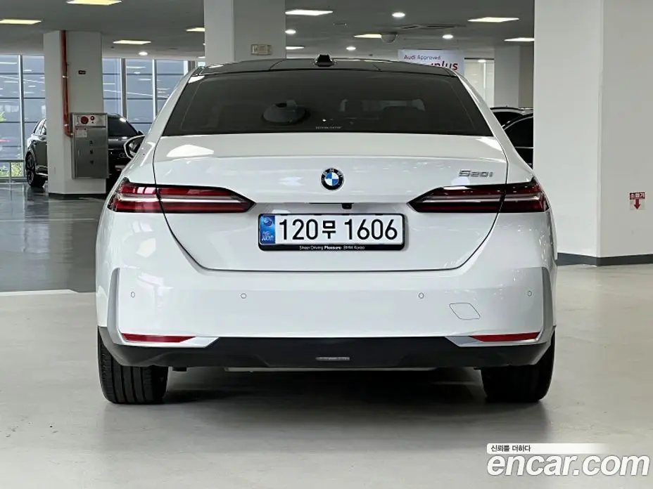 BMW 5 серия 2025 2.0 автомат (гидро), фото 4