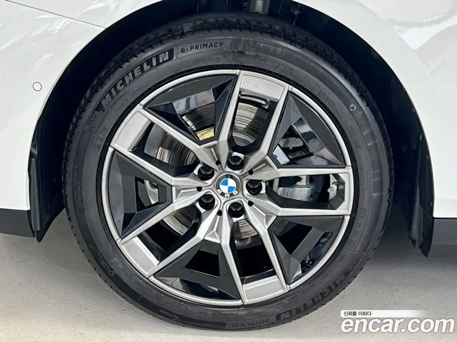 BMW 5 серия 2025 2.0 автомат (гидро), фото 5
