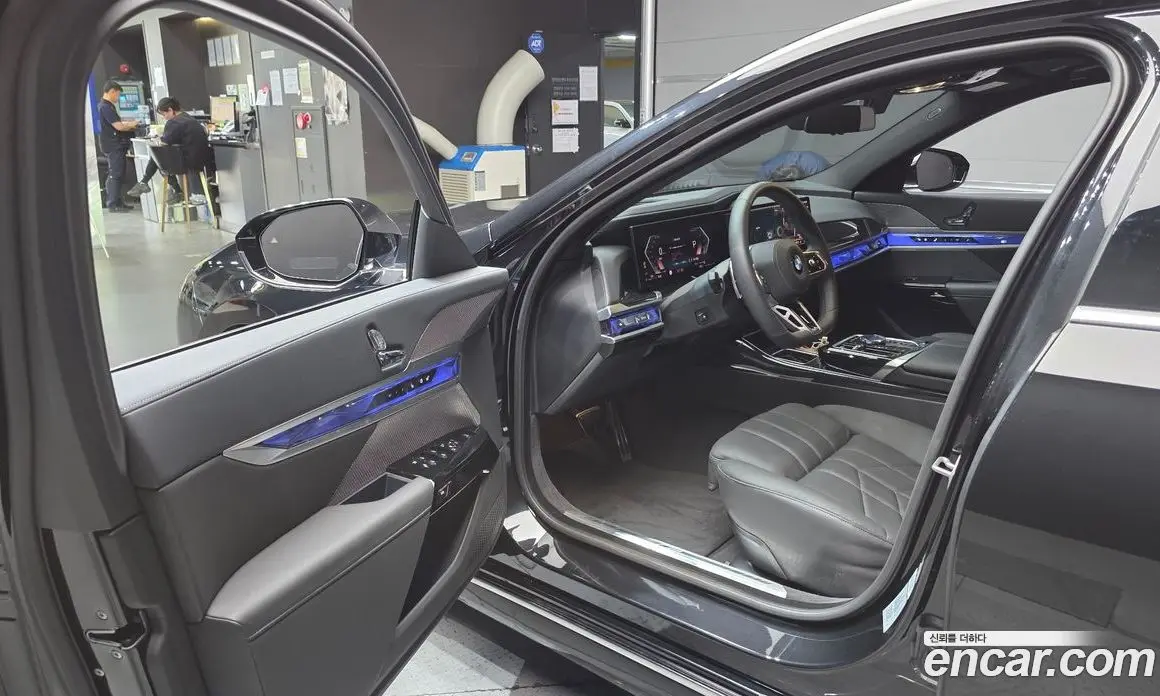 BMW 7 серия 2025 3.0 автомат (гидро), фото 13 BMW 7 серия 2025 3.0 автомат (гидро), фото 13