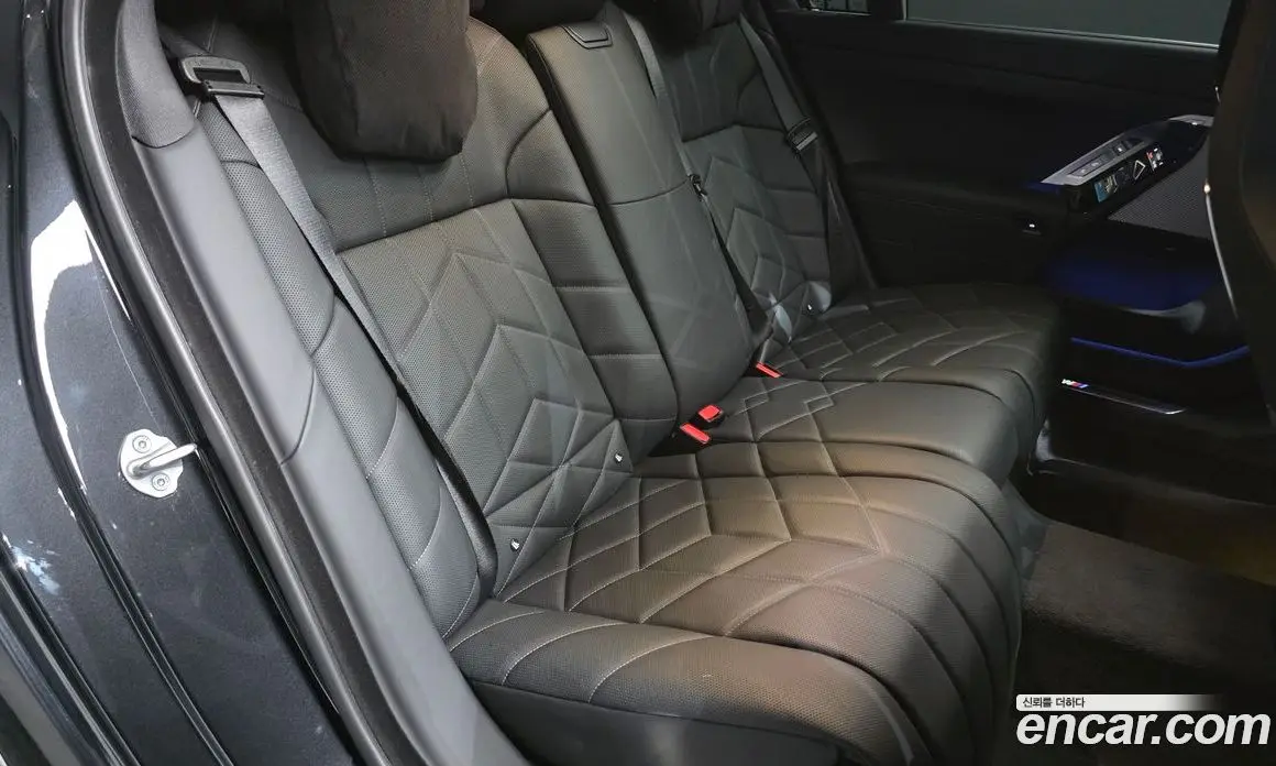 BMW 7 серия 2025 3.0 автомат (гидро), фото 17 BMW 7 серия 2025 3.0 автомат (гидро), фото 17