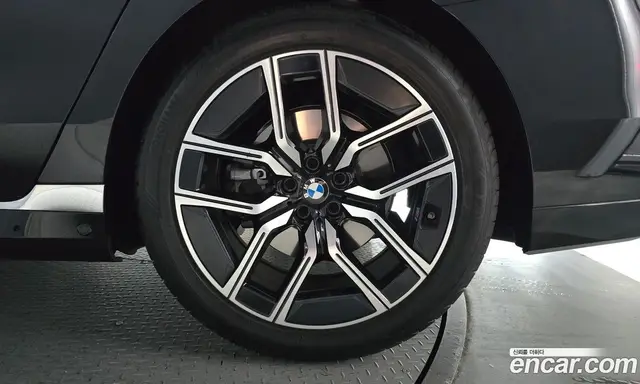 BMW 7 серия 2025 3.0 автомат (гидро), миниатюра 7 BMW 7 серия 2025 3.0 автомат (гидро), миниатюра 7