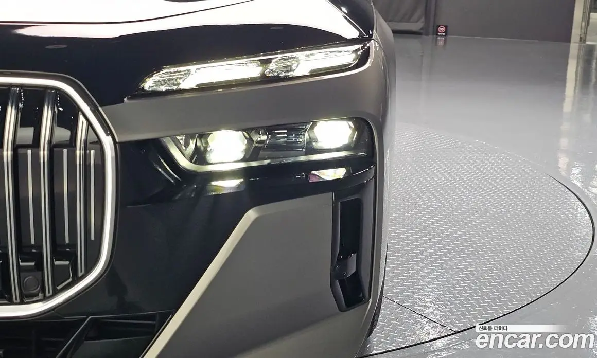 BMW 7 серия 2025 3.0 автомат (гидро), фото 8 BMW 7 серия 2025 3.0 автомат (гидро), фото 8