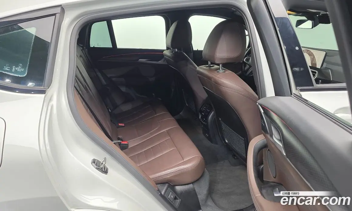 BMW X4 2023 2.0 автомат (гидро), фото 12