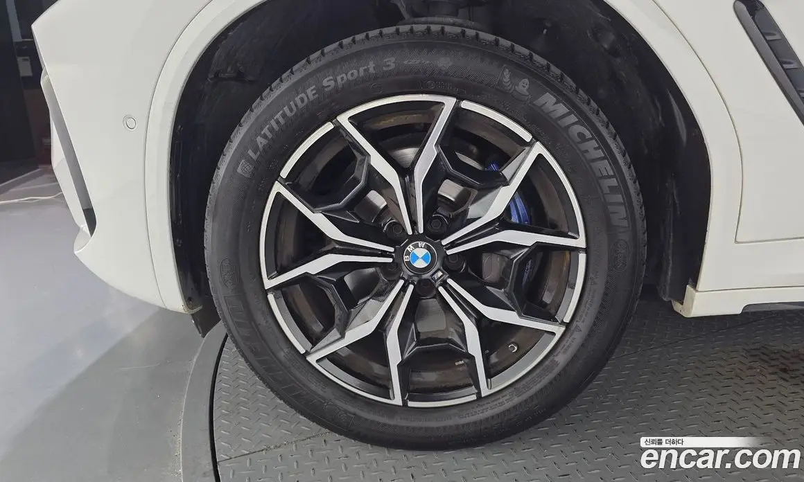 BMW X4 2023 2.0 автомат (гидро), фото 5