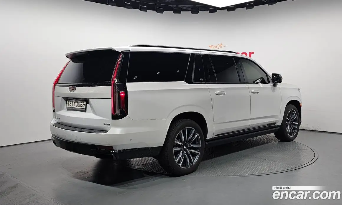 Cadillac Escalade 2023 6.2 автомат (гидро), фото 2 Cadillac Escalade 2023 6.2 автомат (гидро), фото 2