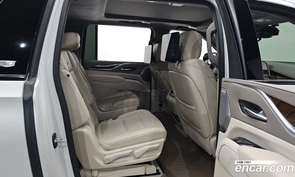 Cadillac Escalade 2023 6.2 автомат (гидро), фото 16 Cadillac Escalade 2023 6.2 автомат (гидро), фото 16