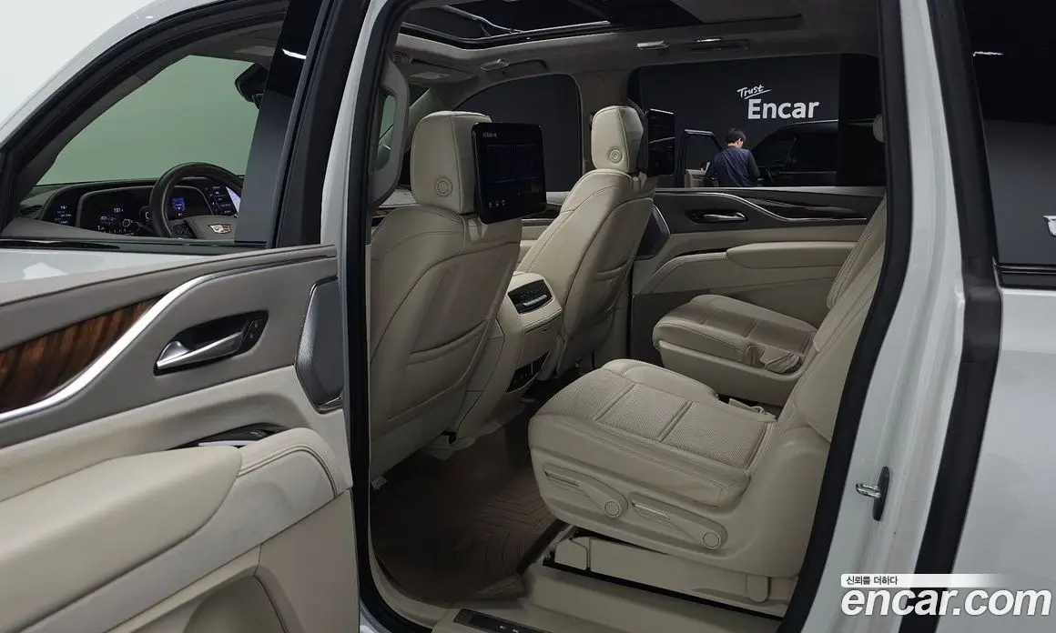 Cadillac Escalade 2023 6.2 автомат (гидро), фото 18 Cadillac Escalade 2023 6.2 автомат (гидро), фото 18