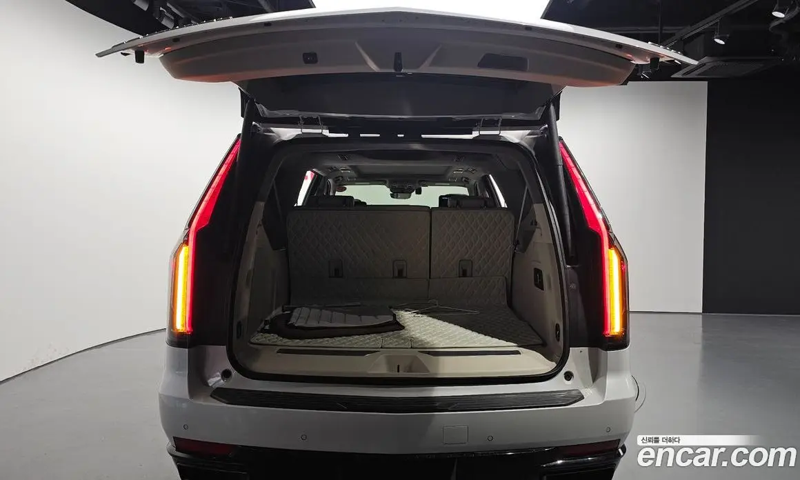 Cadillac Escalade 2023 6.2 автомат (гидро), фото 30 Cadillac Escalade 2023 6.2 автомат (гидро), фото 30