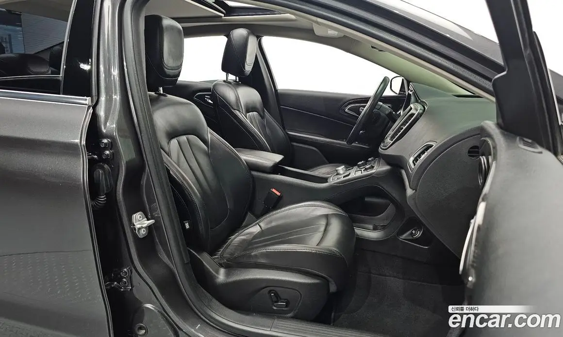 Chrysler 200 2015 2.4 автомат (гидро), фото 10