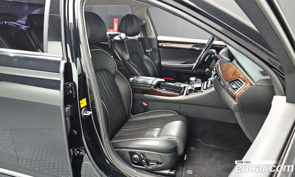 Genesis EQ900 2016 5.0 автомат (гидро), фото 17 Genesis EQ900 2016 5.0 автомат (гидро), фото 17