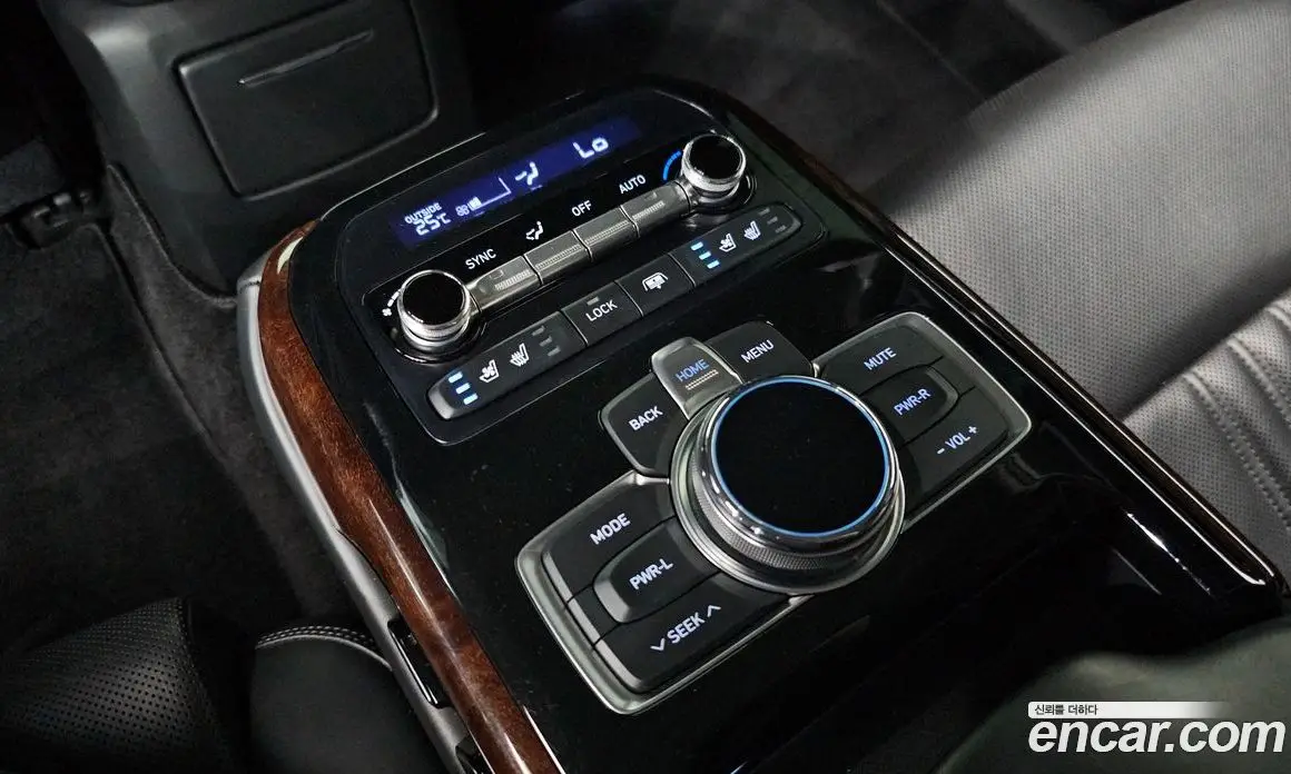 Genesis EQ900 2016 5.0 автомат (гидро), фото 24 Genesis EQ900 2016 5.0 автомат (гидро), фото 24