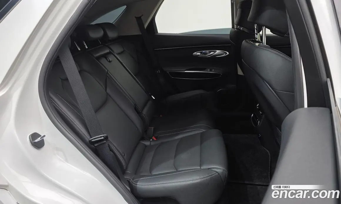 Genesis GV70 2022 2.5 автомат (гидро), фото 17 Genesis GV70 2022 2.5 автомат (гидро), фото 17