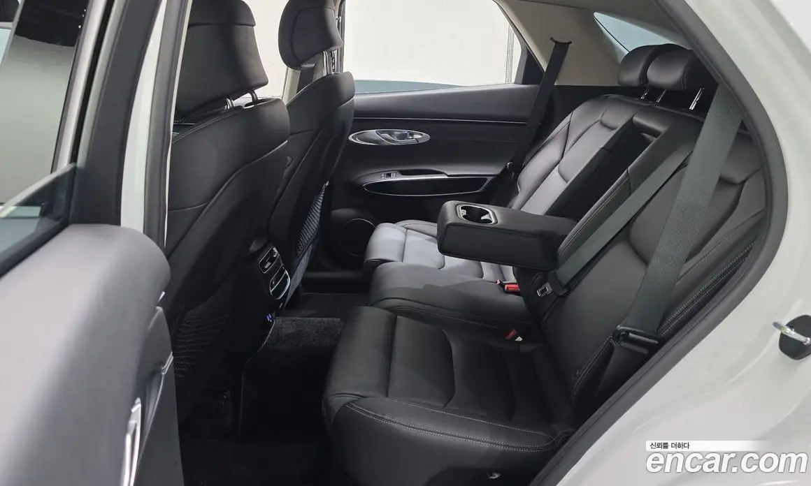 Genesis GV70 2022 2.5 автомат (гидро), фото 18 Genesis GV70 2022 2.5 автомат (гидро), фото 18