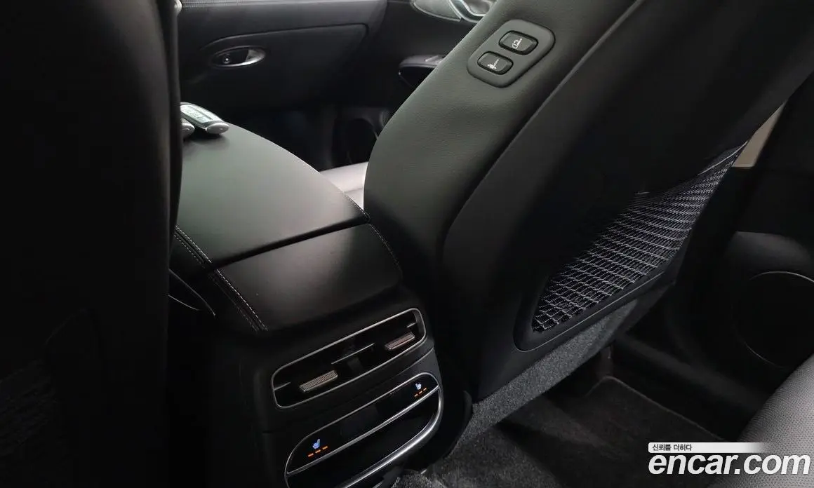 Genesis GV70 2022 2.5 автомат (гидро), фото 25 Genesis GV70 2022 2.5 автомат (гидро), фото 25