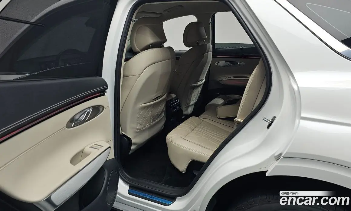 Genesis GV70 2024 2.5 автомат (гидро), фото 15 Genesis GV70 2024 2.5 автомат (гидро), фото 15