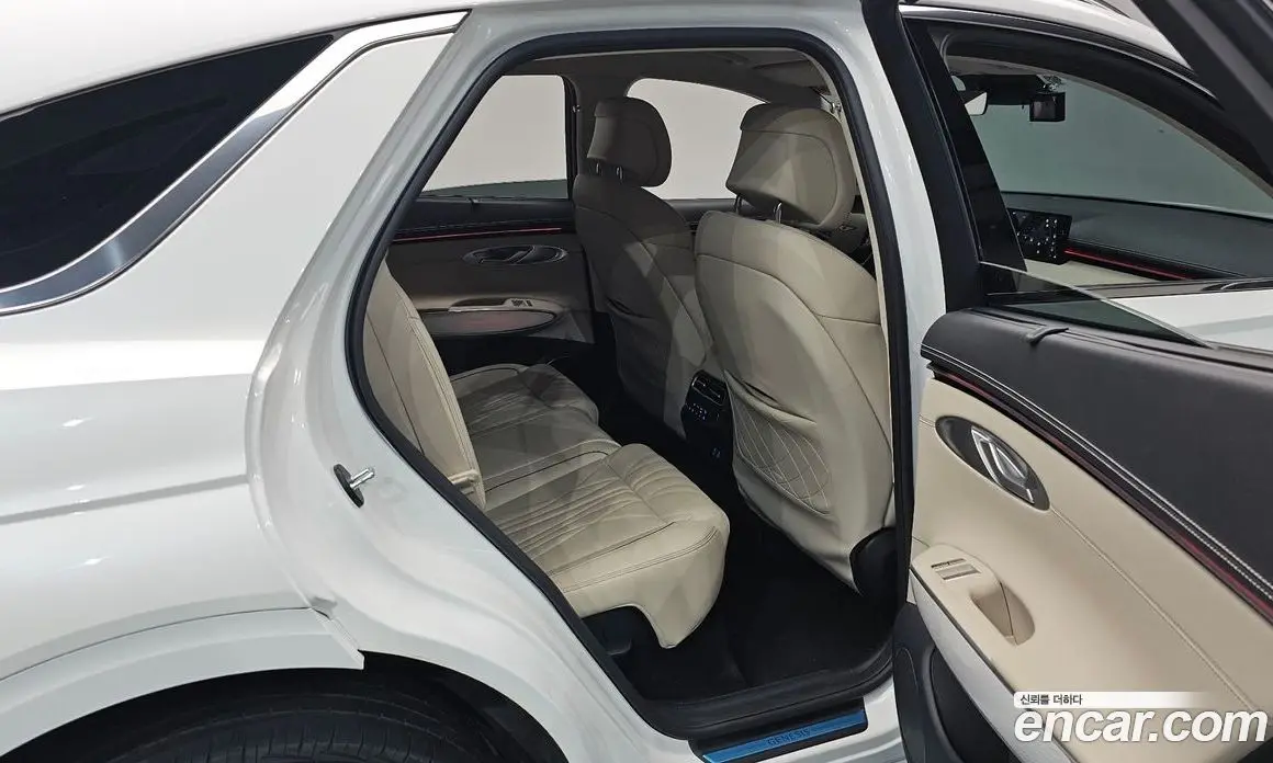 Genesis GV70 2024 2.5 автомат (гидро), фото 17 Genesis GV70 2024 2.5 автомат (гидро), фото 17