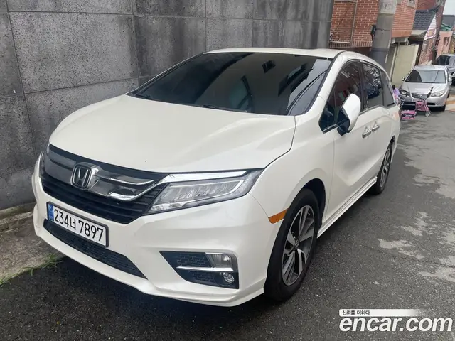 Honda Odyssey 2017 3.5 автомат (гидро), миниатюра 1 Honda Odyssey 2017 3.5 автомат (гидро), миниатюра 1