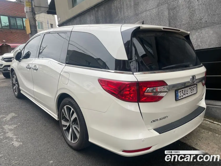 Honda Odyssey 2017 3.5 автомат (гидро), фото 2 Honda Odyssey 2017 3.5 автомат (гидро), фото 2