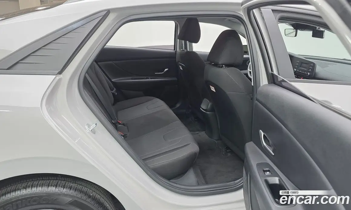 Hyundai Avante 2021 1.6 автомат (гидро), фото 11