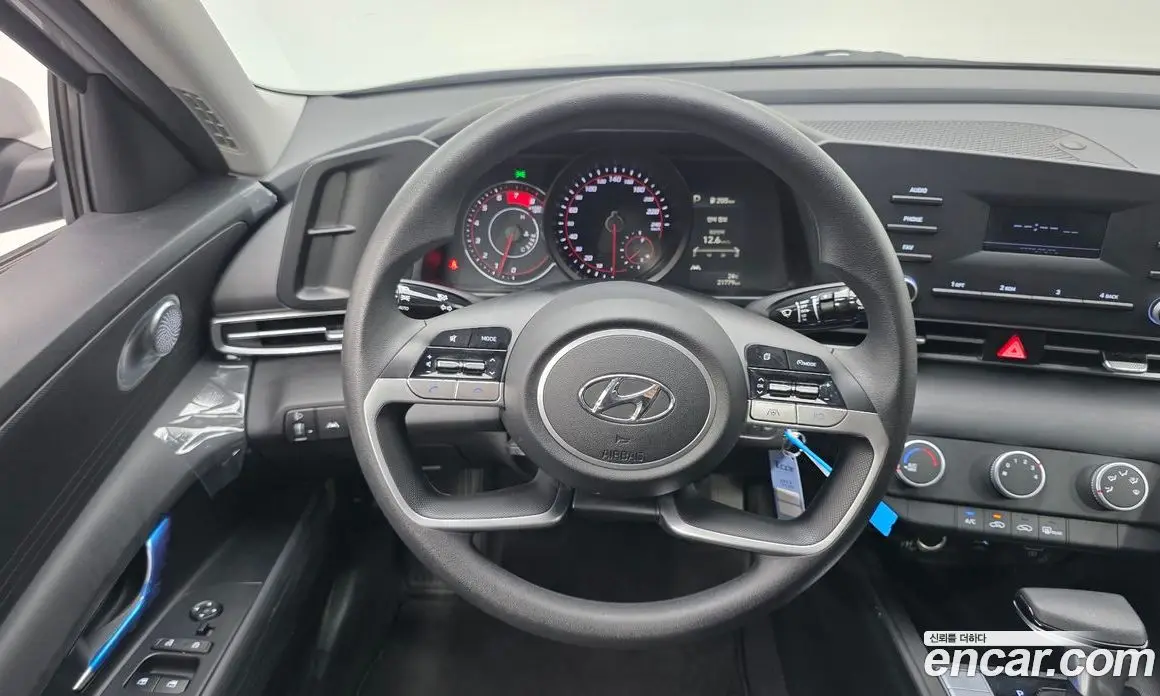 Hyundai Avante 2021 1.6 автомат (гидро), фото 14