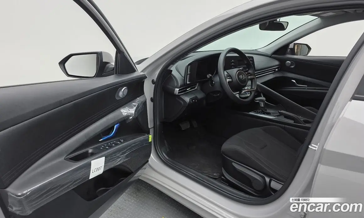 Hyundai Avante 2021 1.6 автомат (гидро), фото 10