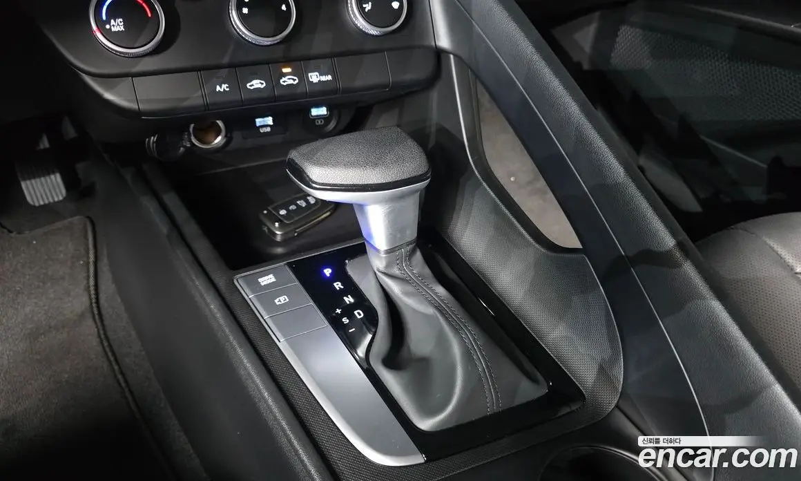 Hyundai Avante 2022 1.6 автомат (гидро), фото 12
