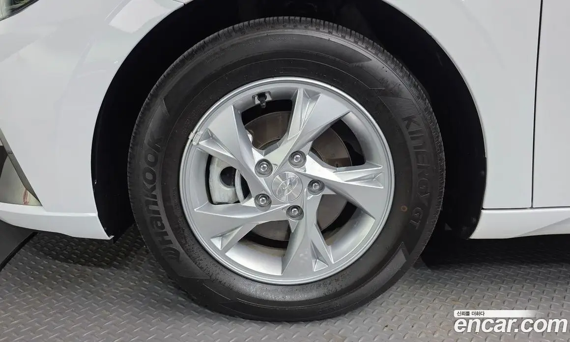Hyundai Avante 2022 1.6 автомат (гидро), фото 5