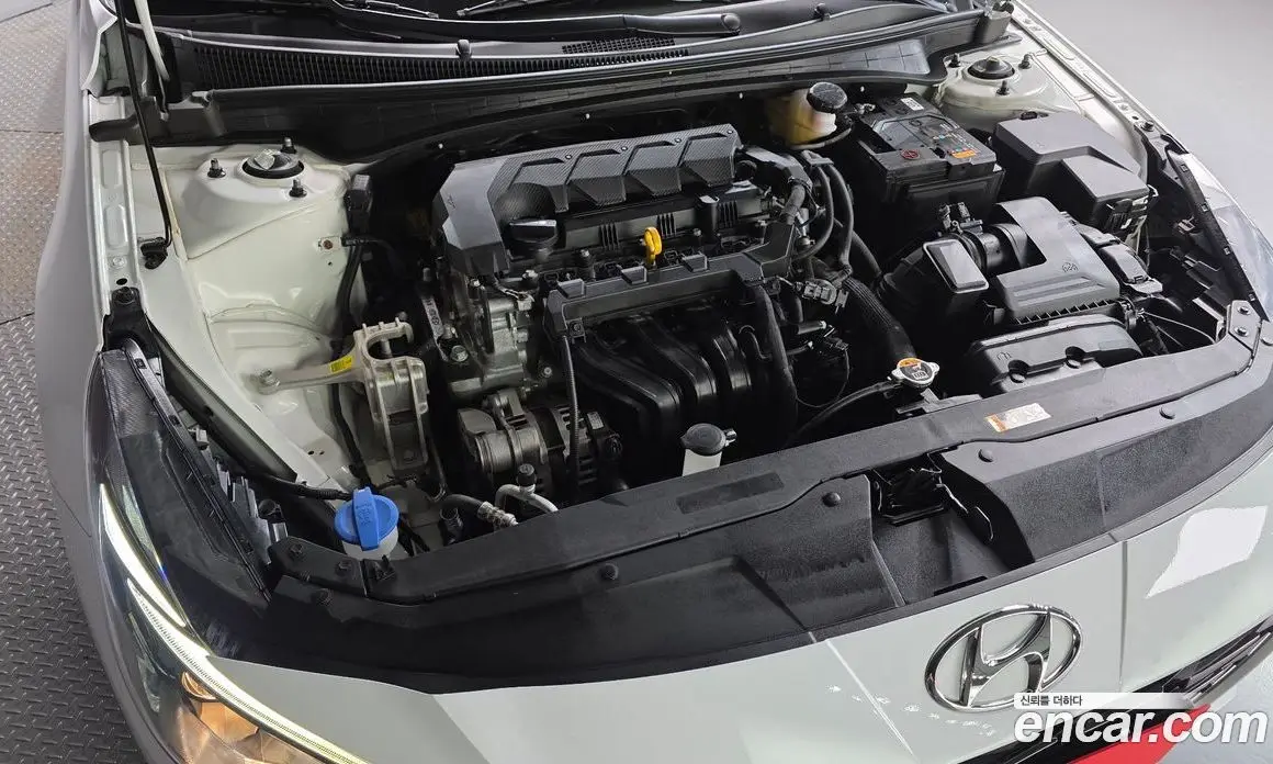 Hyundai Avante 2022 1.6 автомат (гидро), фото 6