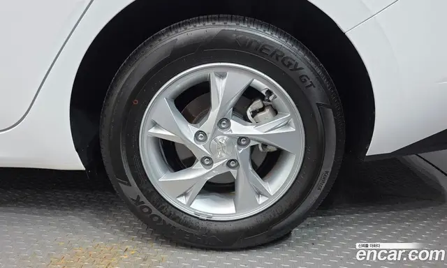 Hyundai Avante 2022 1.6 автомат (гидро), миниатюра 7