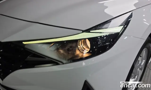 Hyundai Avante 2022 1.6 автомат (гидро), миниатюра 8