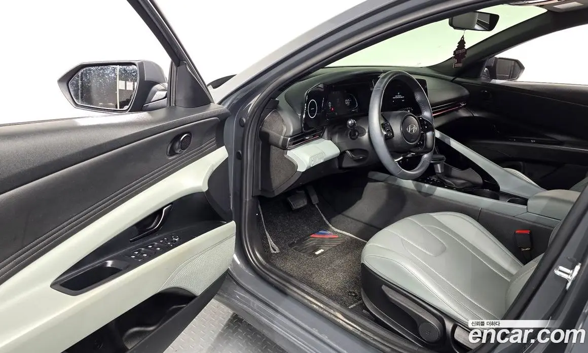 Hyundai Avante 2023 1.6 автомат (гидро), фото 12