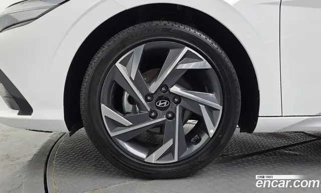 Hyundai Avante 2025 1.6 автомат (гидро), миниатюра 5