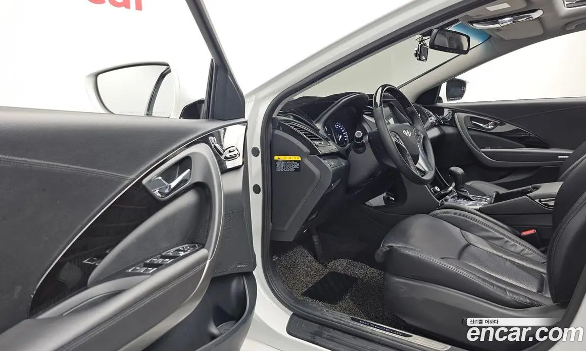 Hyundai Grandeur 2016 2.4 автомат (гидро), фото 13 Hyundai Grandeur 2016 2.4 автомат (гидро), фото 13