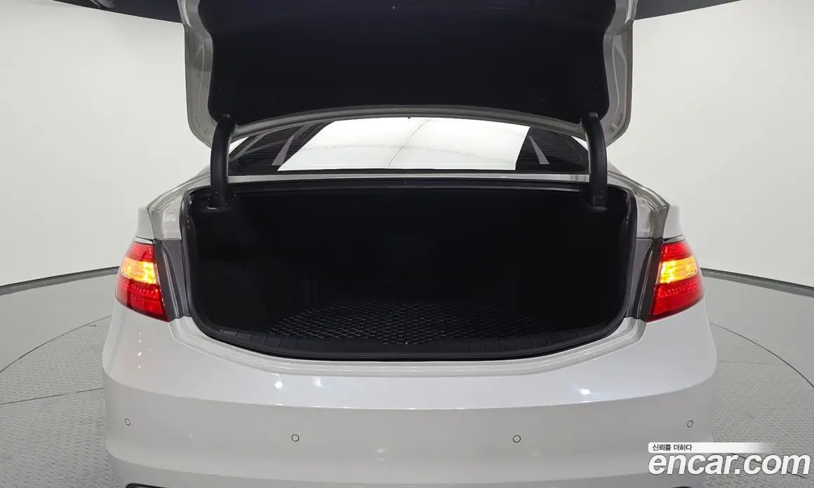 Hyundai Grandeur 2016 2.4 автомат (гидро), фото 26 Hyundai Grandeur 2016 2.4 автомат (гидро), фото 26