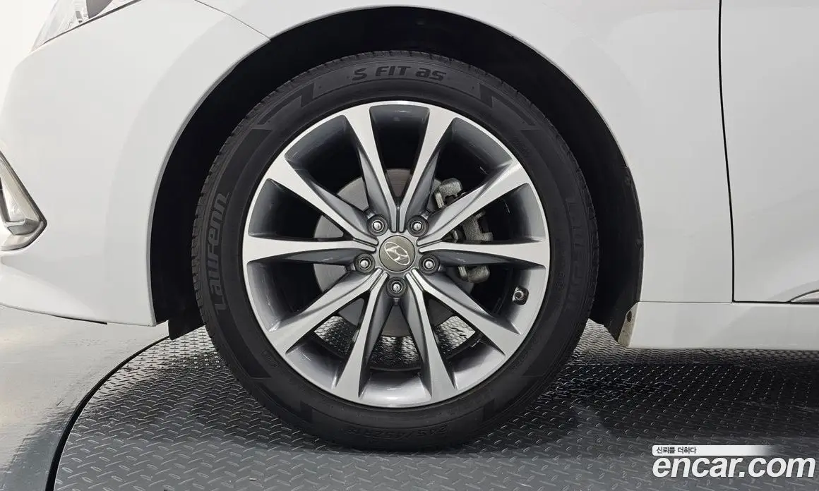 Hyundai Grandeur 2016 2.4 автомат (гидро), фото 5 Hyundai Grandeur 2016 2.4 автомат (гидро), фото 5