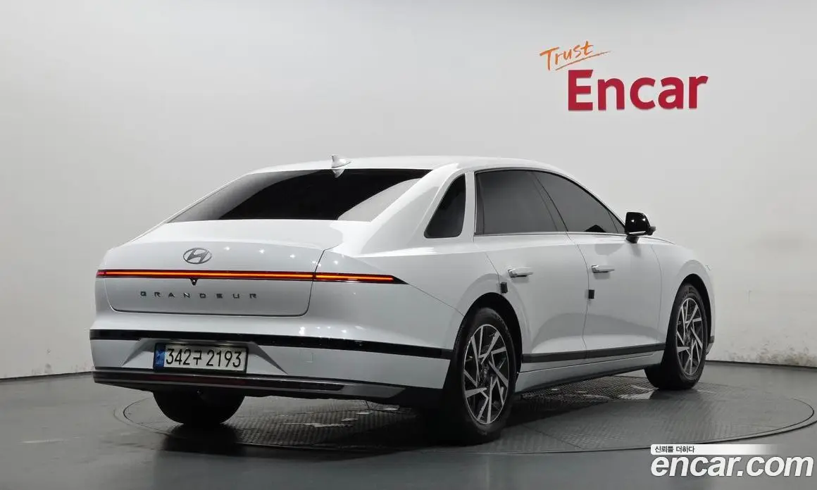 Hyundai Grandeur 2023 2.5 автомат (гидро), фото 2 Hyundai Grandeur 2023 2.5 автомат (гидро), фото 2
