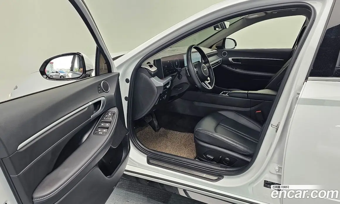 Hyundai Sonata 2023 2.0 автомат (гидро), фото 13