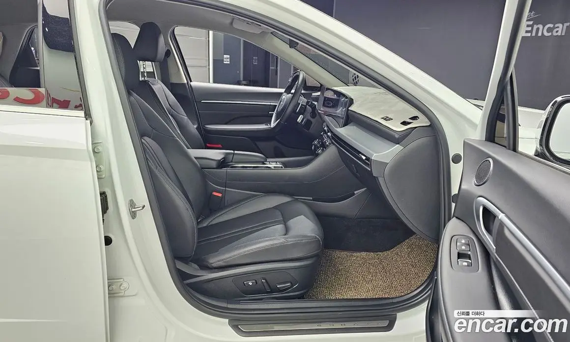 Hyundai Sonata 2023 2.0 автомат (гидро), фото 16