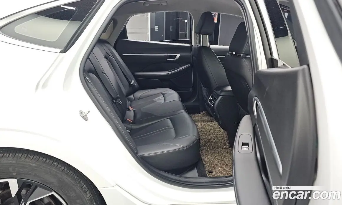 Hyundai Sonata 2023 2.0 автомат (гидро), фото 18