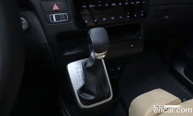 Hyundai Staria 2024 3.5 автомат (гидро), миниатюра 12